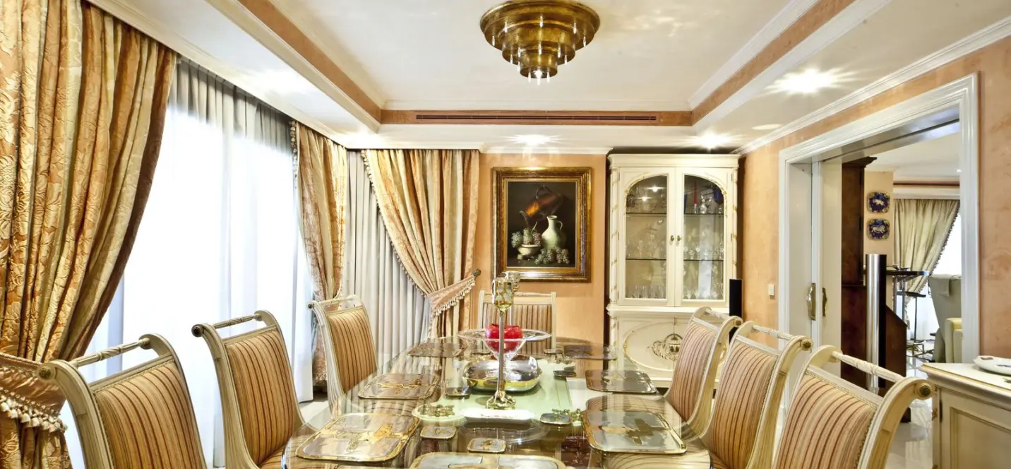 Sale of detached villa in Nueva Andalucía 4