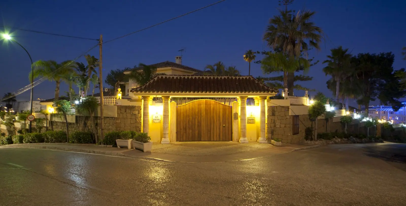 Продажа  отдельно стоящей виллы в Nueva Andalucía 19