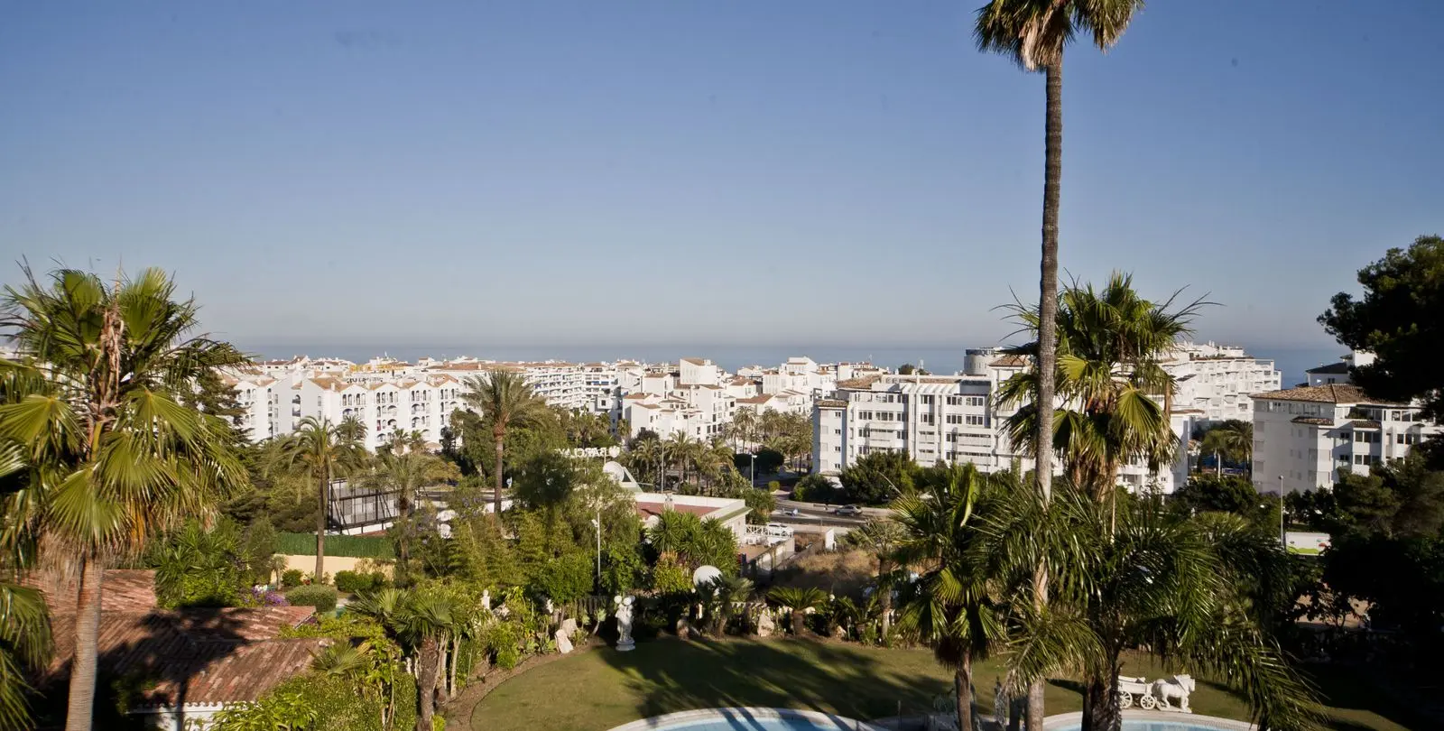 Продажа  отдельно стоящей виллы в Nueva Andalucía 20