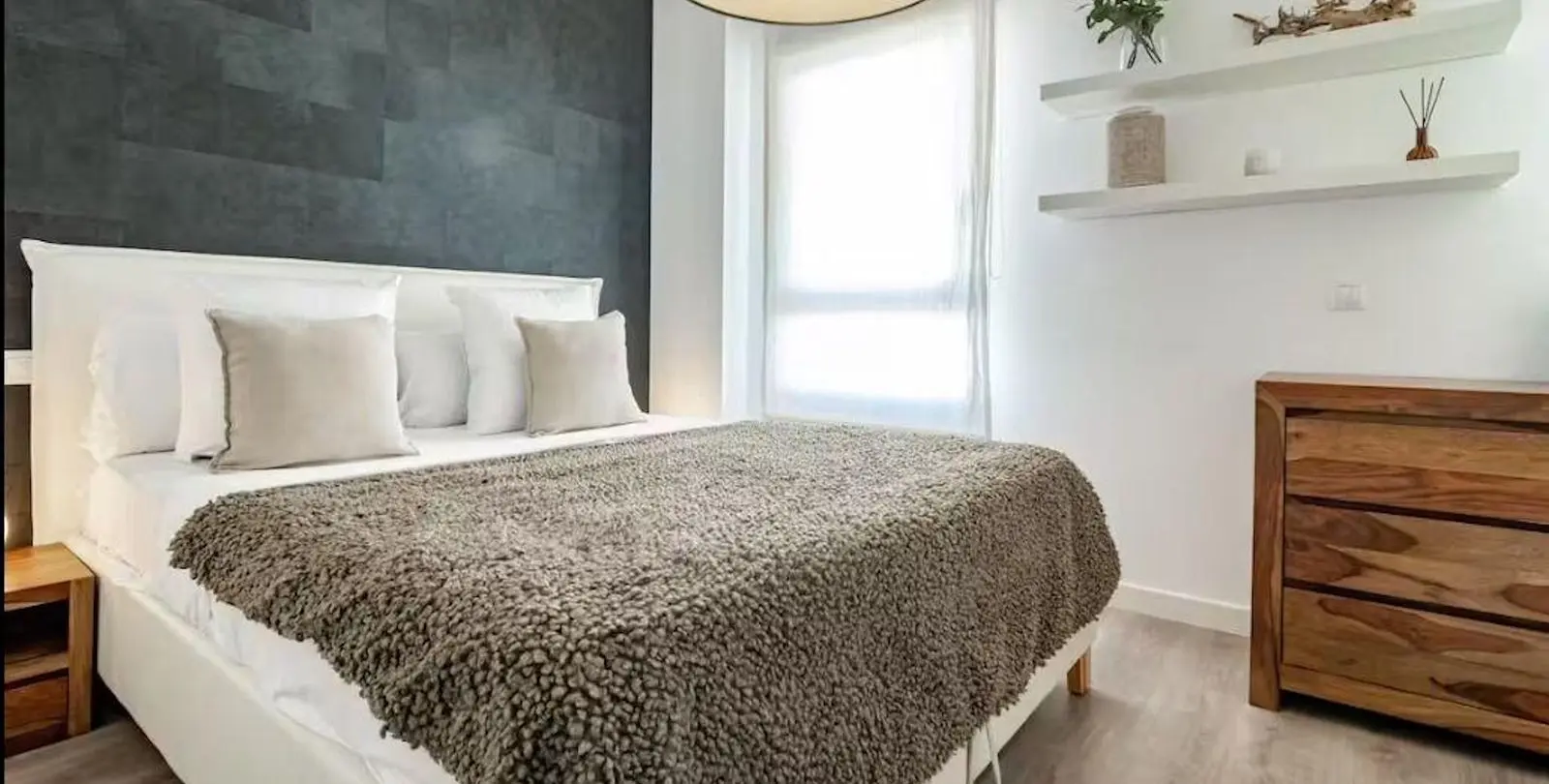 Long-term rent of middle floor apartment in Nueva Andalucía 7