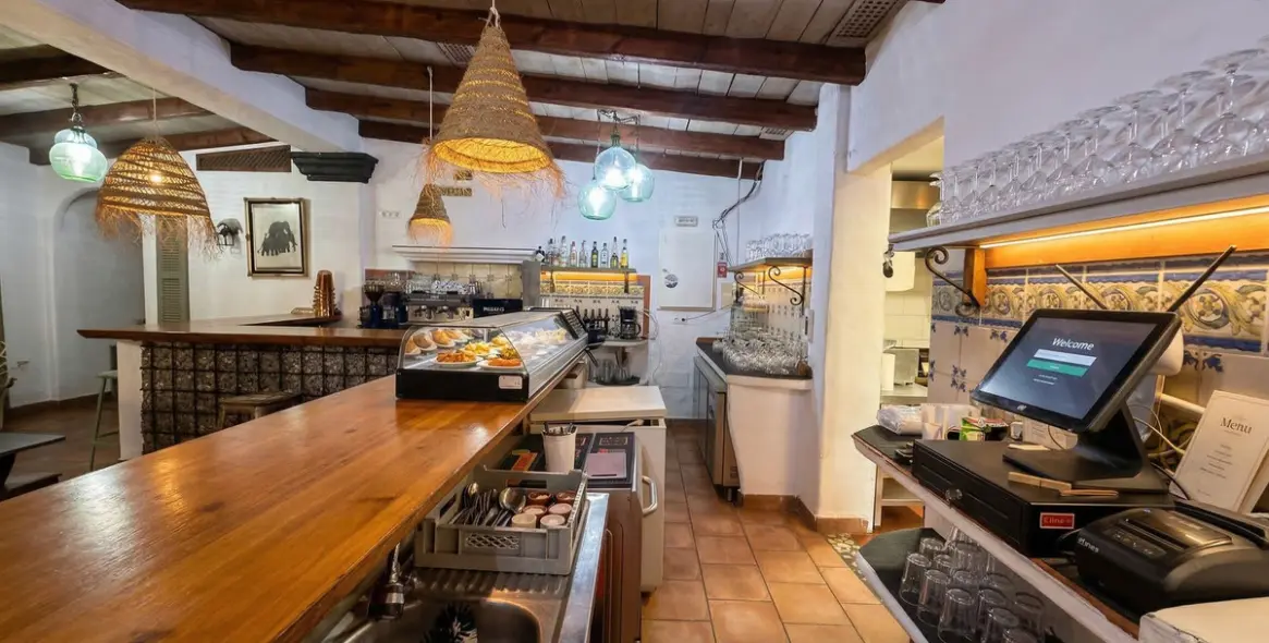 Long-term rent of restaurant in Coín 21