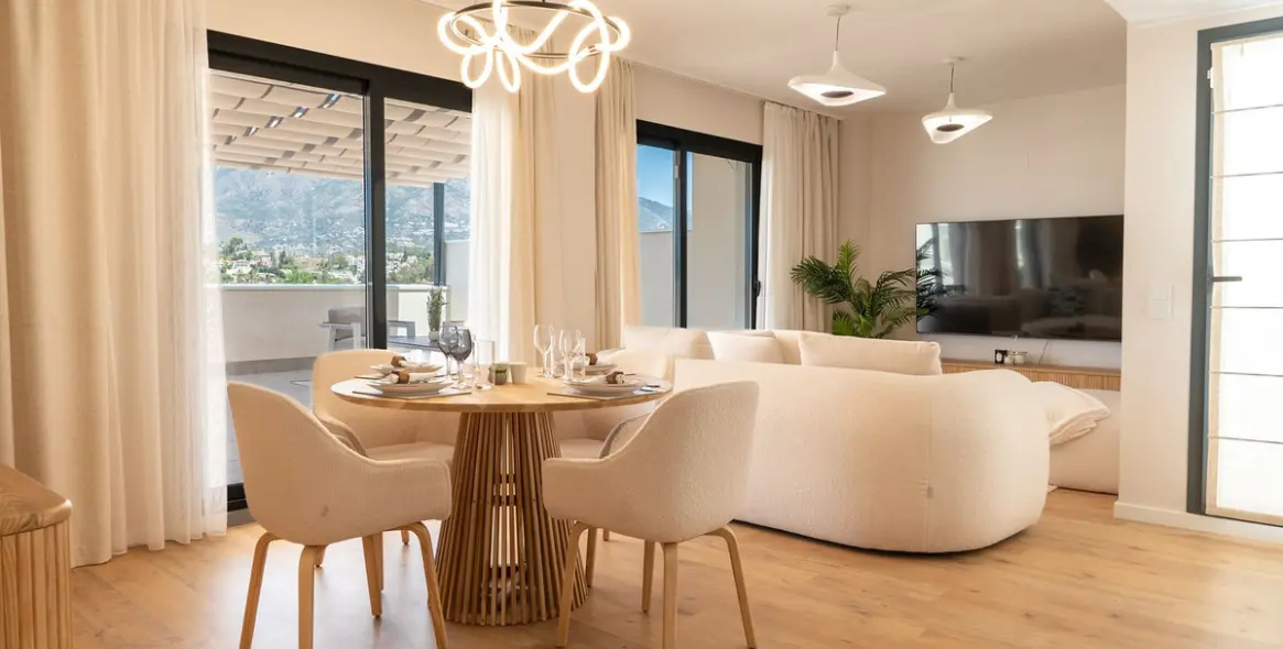 Long-term rent of penthouse in Las Lagunas 1