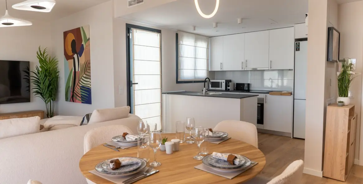 Long-term rent of penthouse in Las Lagunas 3