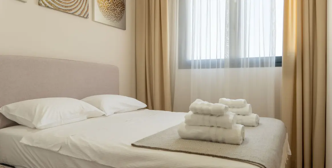 Long-term rent of penthouse in Las Lagunas 7