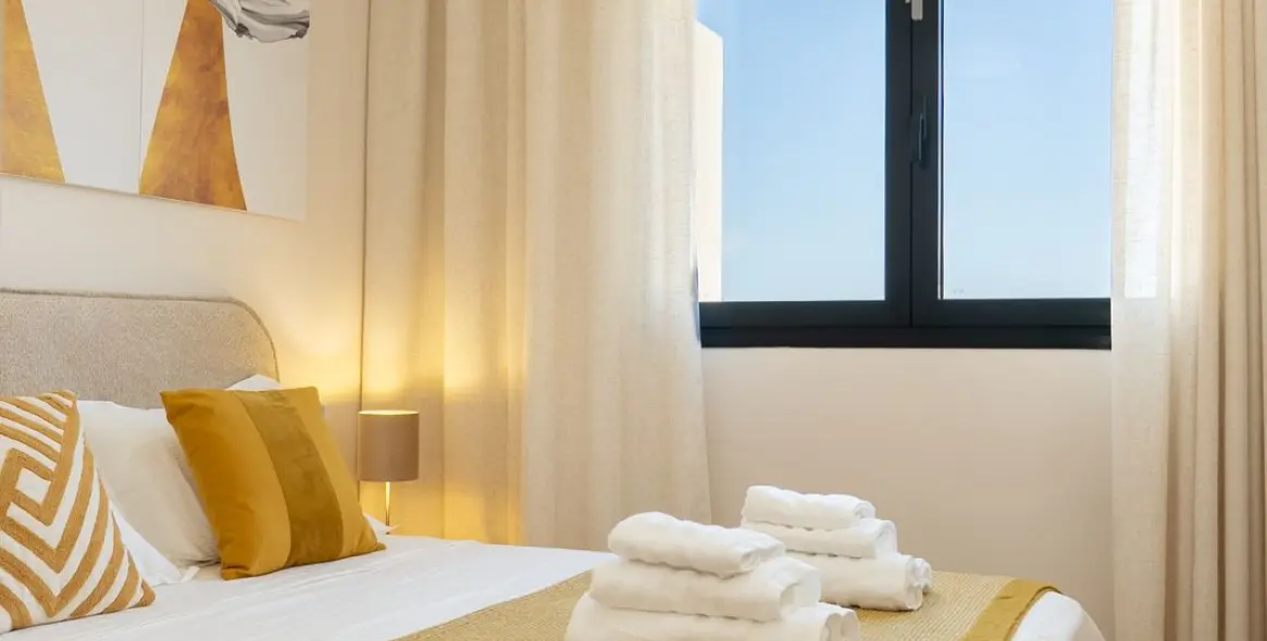 Long-term rent of penthouse in Las Lagunas 12