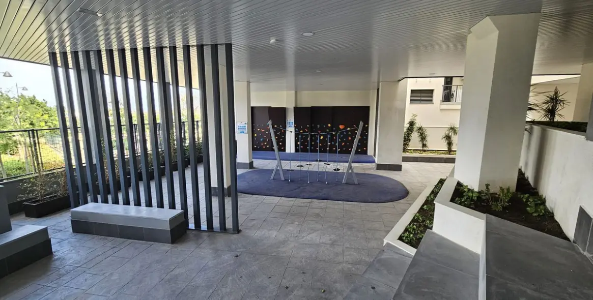 Long-term rent of penthouse in Las Lagunas 27