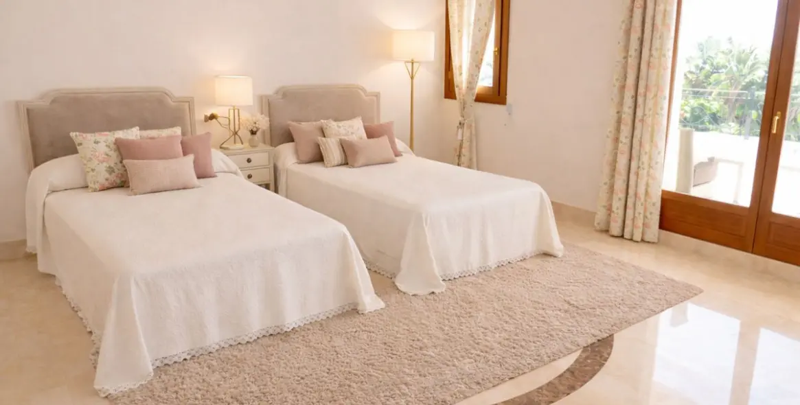 Long-term rent of detached villa in El Rosario 8