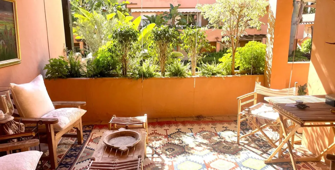 Venta de apartamento en planta media en The Golden Mile 1