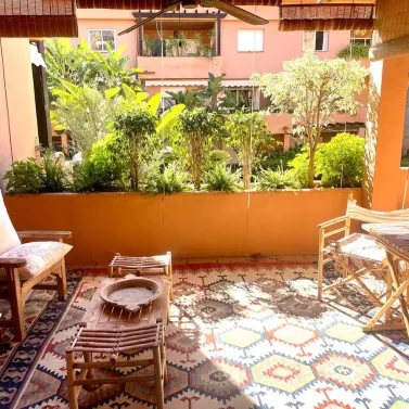 Venta de apartamento en planta media en The Golden Mile