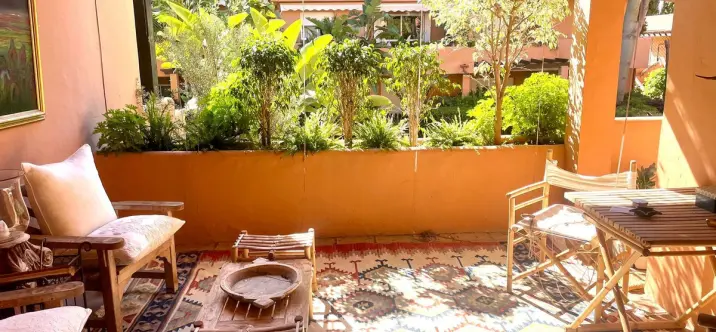 Venta de apartamento en planta media en The Golden Mile 0