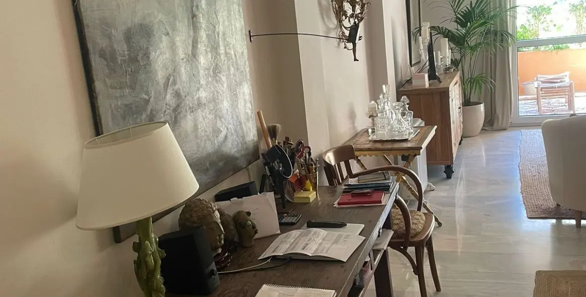 Venta de apartamento en planta media en The Golden Mile 5