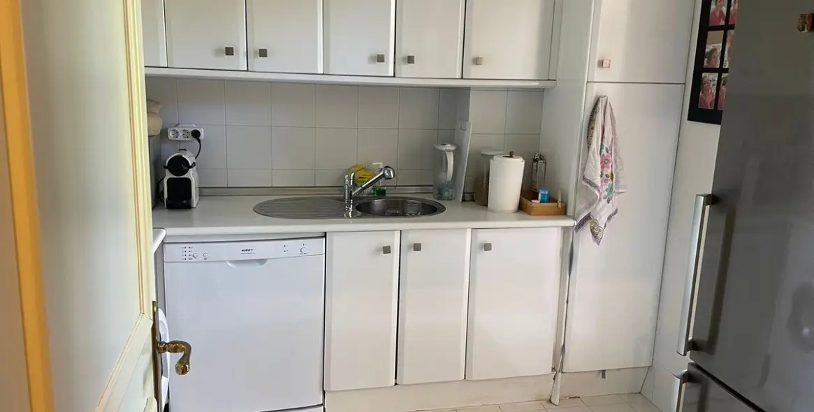 Venta de apartamento en planta media en The Golden Mile 6