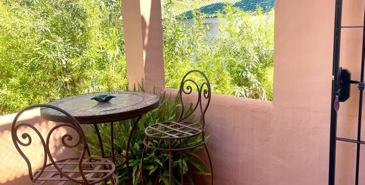 Venta de apartamento en planta media en The Golden Mile 7