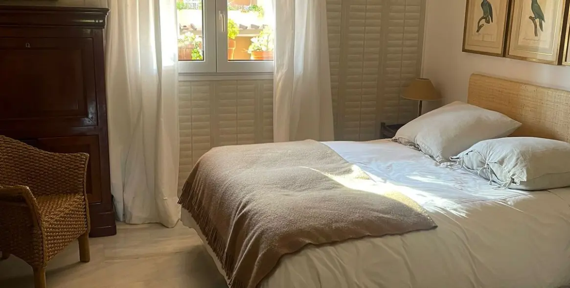 Venta de apartamento en planta media en The Golden Mile 8