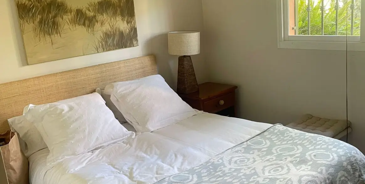 Venta de apartamento en planta media en The Golden Mile 9