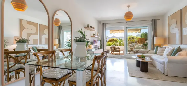 Venta de apartamento en planta media en Nueva Andalucía 1