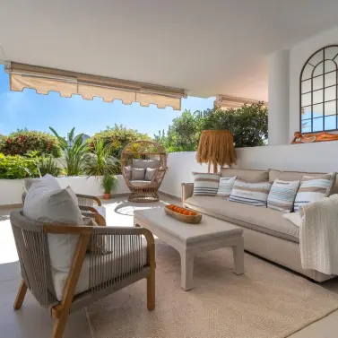 Venta de apartamento en planta media en Nueva Andalucía