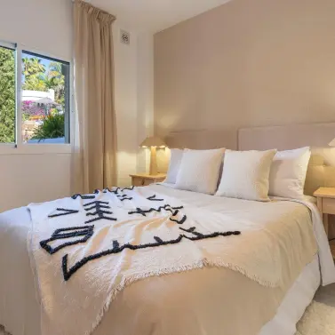 Venta de apartamento en planta media en Nueva Andalucía