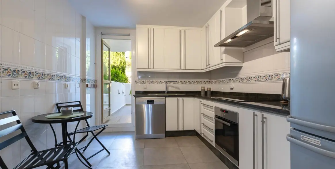 Продажа апартаментов на среднем этаже в Nueva Andalucía 10