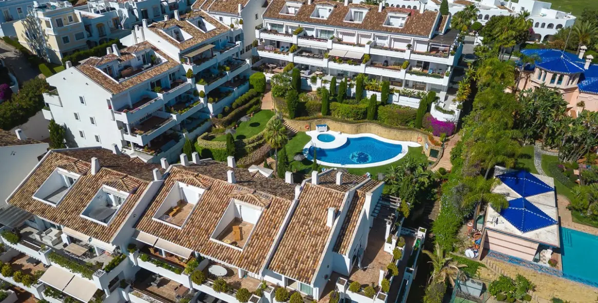 Продажа апартаментов на среднем этаже в Nueva Andalucía 18