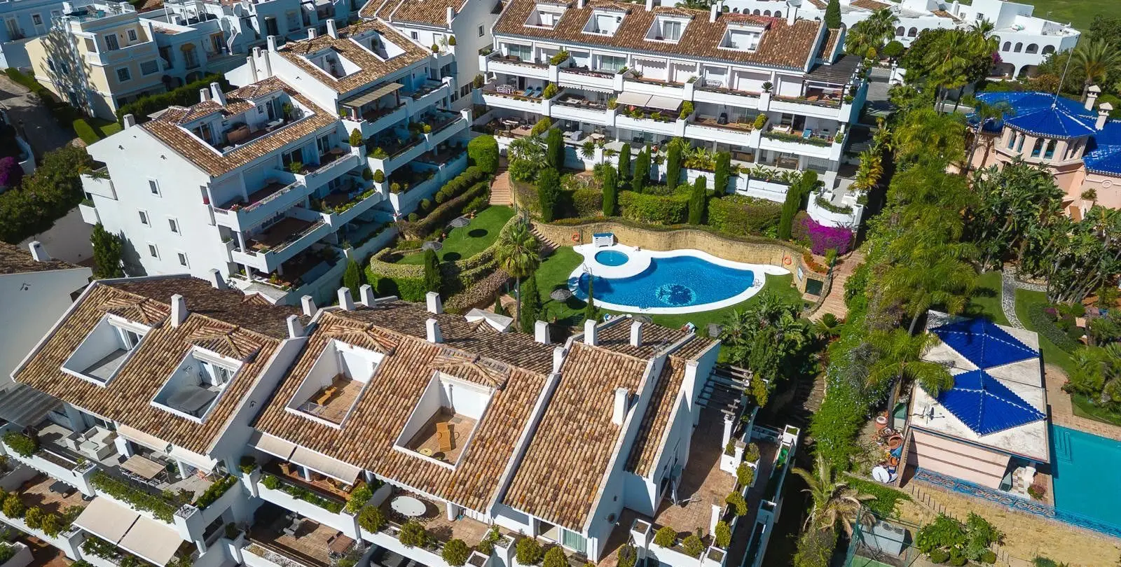 Sale of middle floor apartment in Nueva Andalucía 18