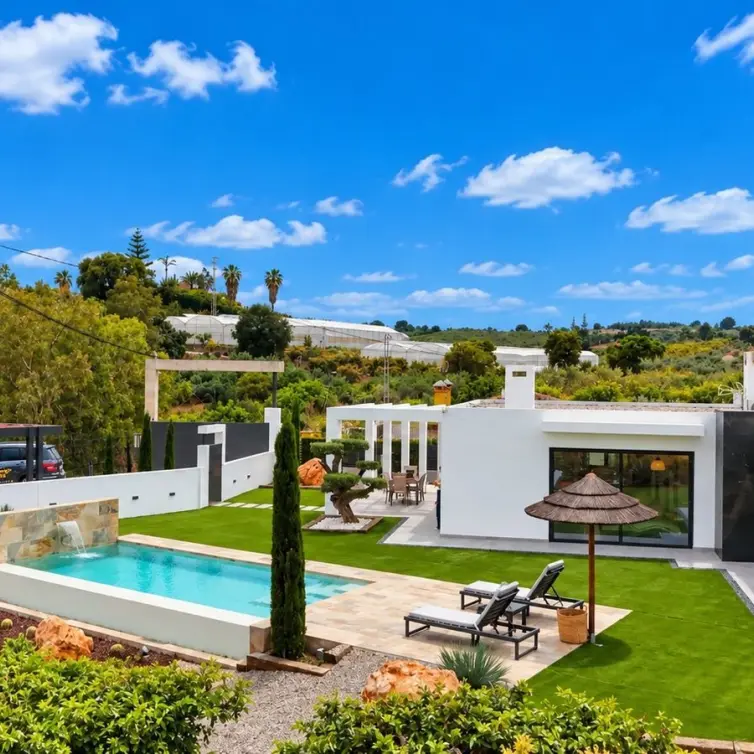 Sale of detached villa in Alhaurín el Grande