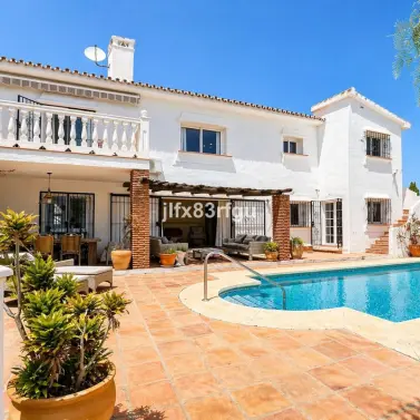 Venta de villa independiente en Riviera del Sol