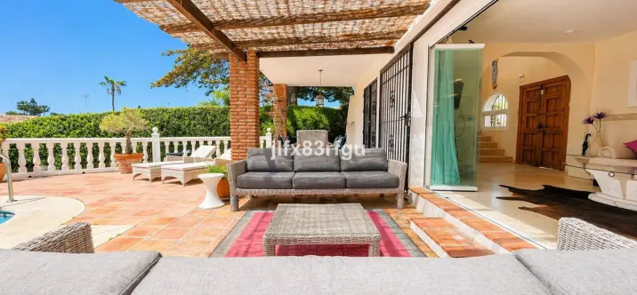 Venta de villa independiente en Riviera del Sol 3