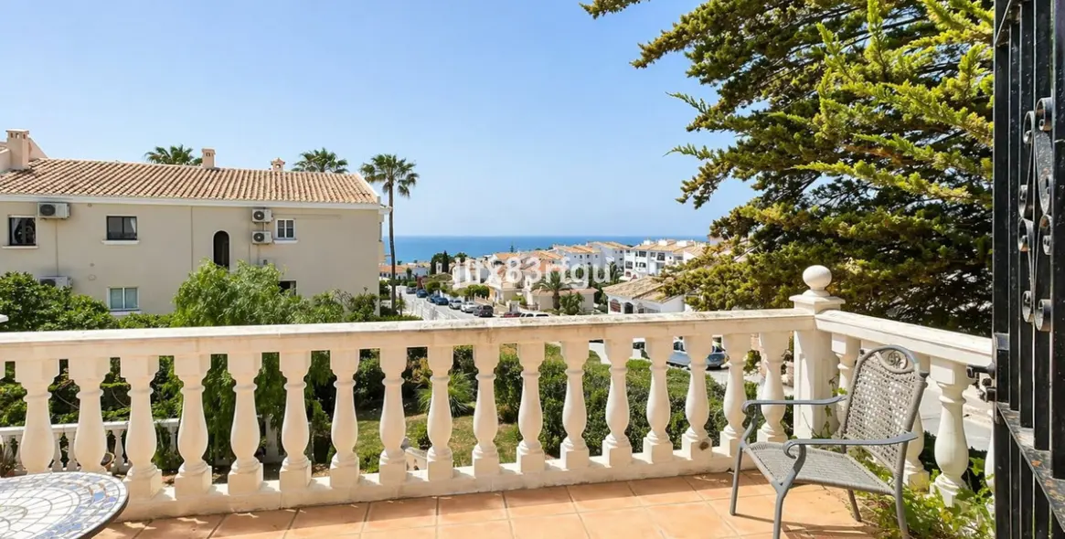 Venta de villa independiente en Riviera del Sol 14