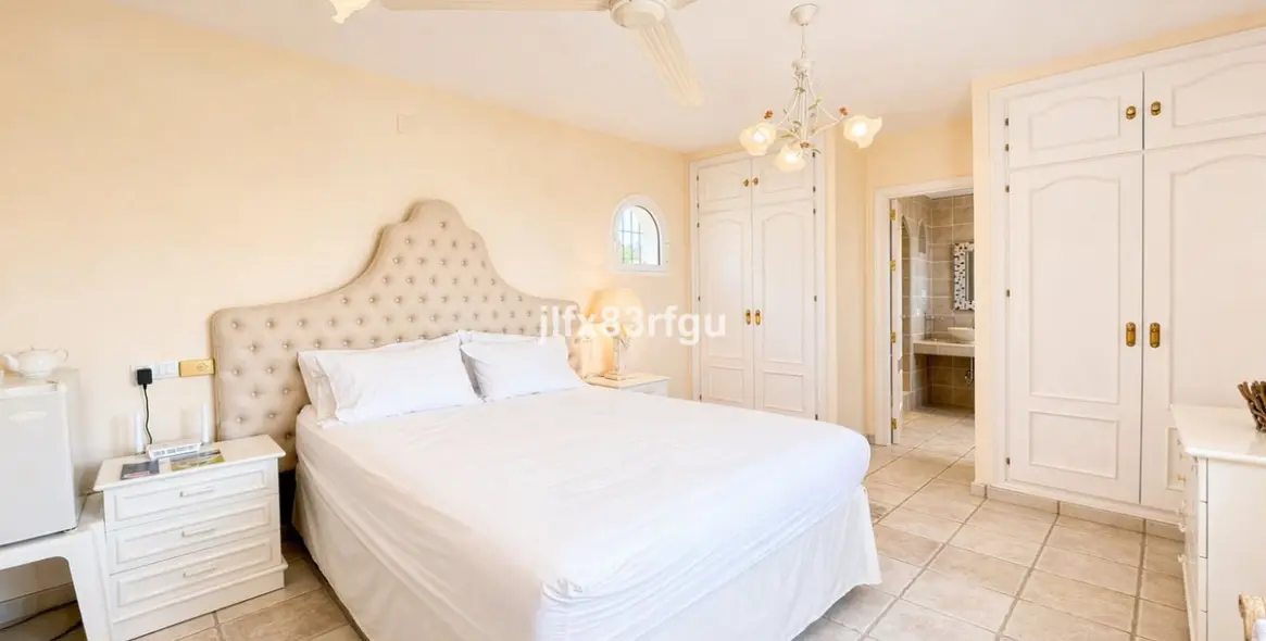 Venta de villa independiente en Riviera del Sol 18