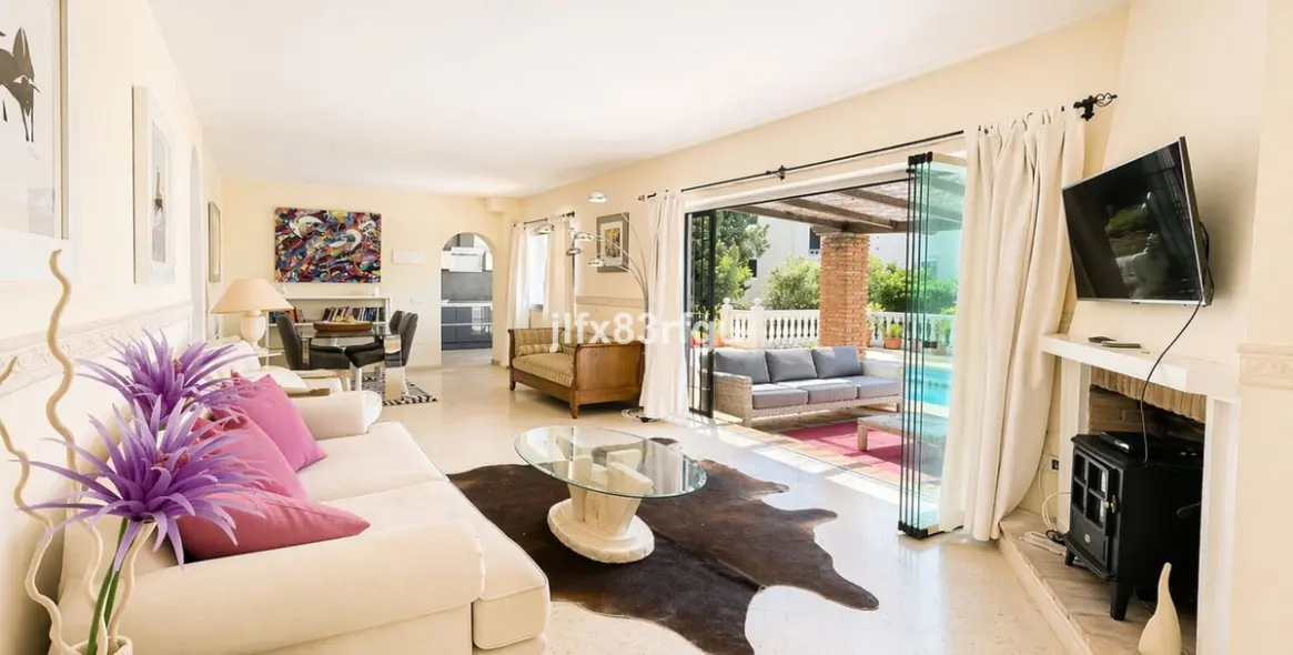 Venta de villa independiente en Riviera del Sol 21