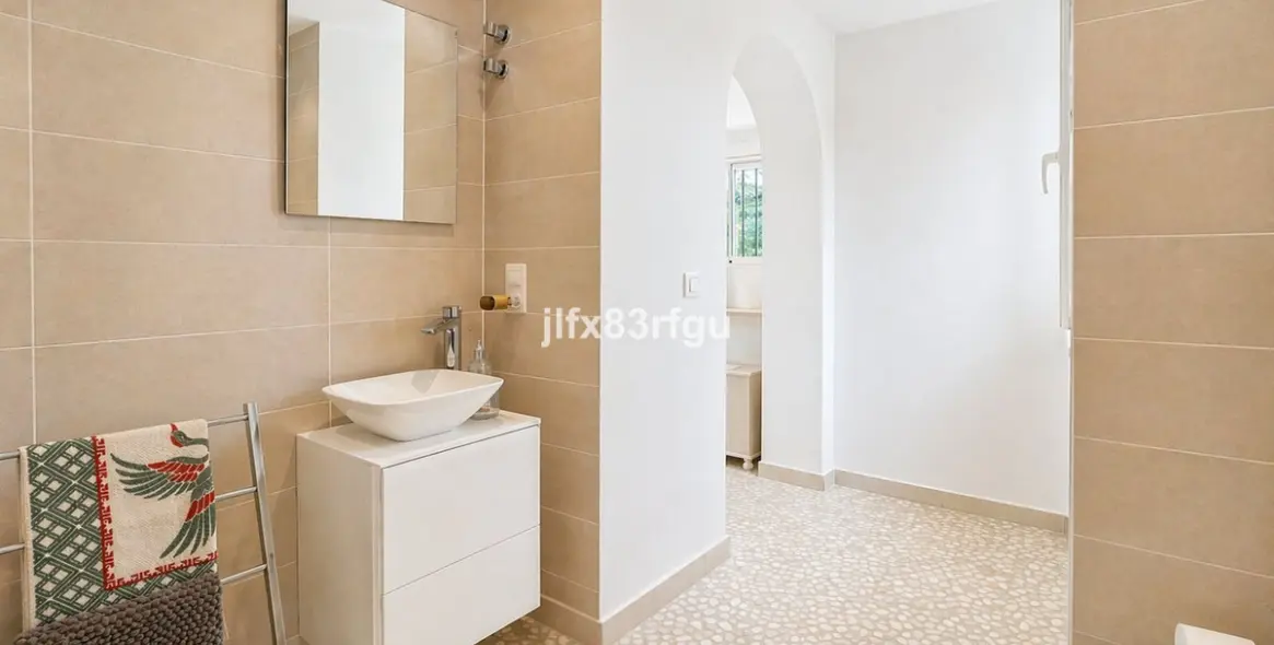 Venta de villa independiente en Riviera del Sol 26