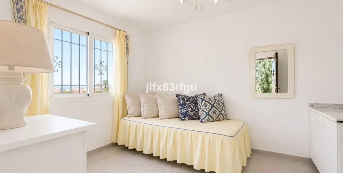 Venta de villa independiente en Riviera del Sol 34