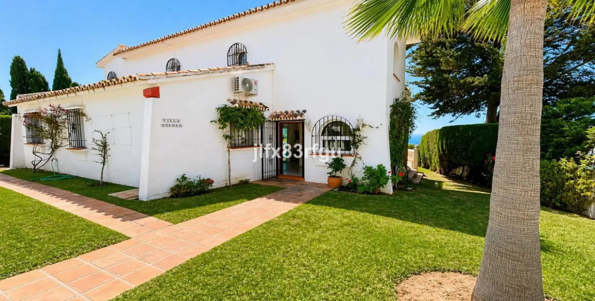 Venta de villa independiente en Riviera del Sol 38