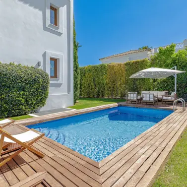 Venta de villa independiente en Selwo