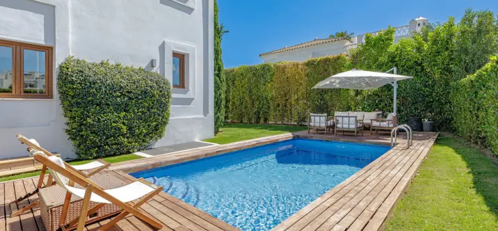 Venta de villa independiente en Selwo 0