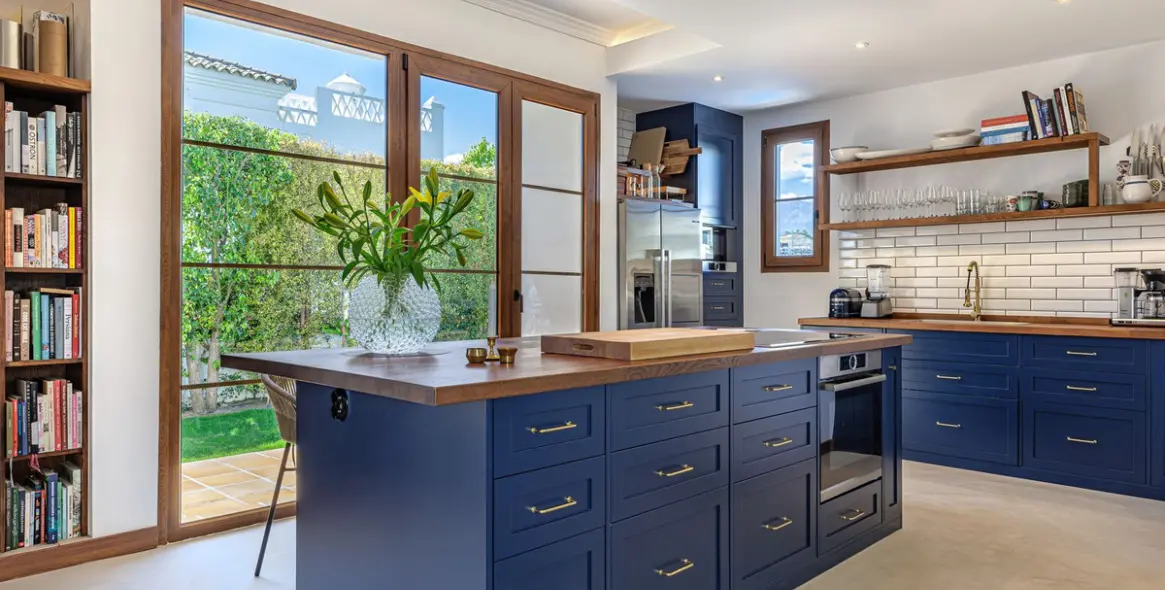 Venta de villa independiente en Selwo 2