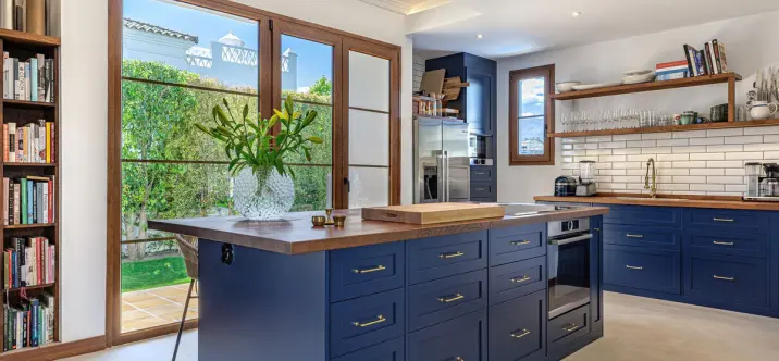 Venta de villa independiente en Selwo 1