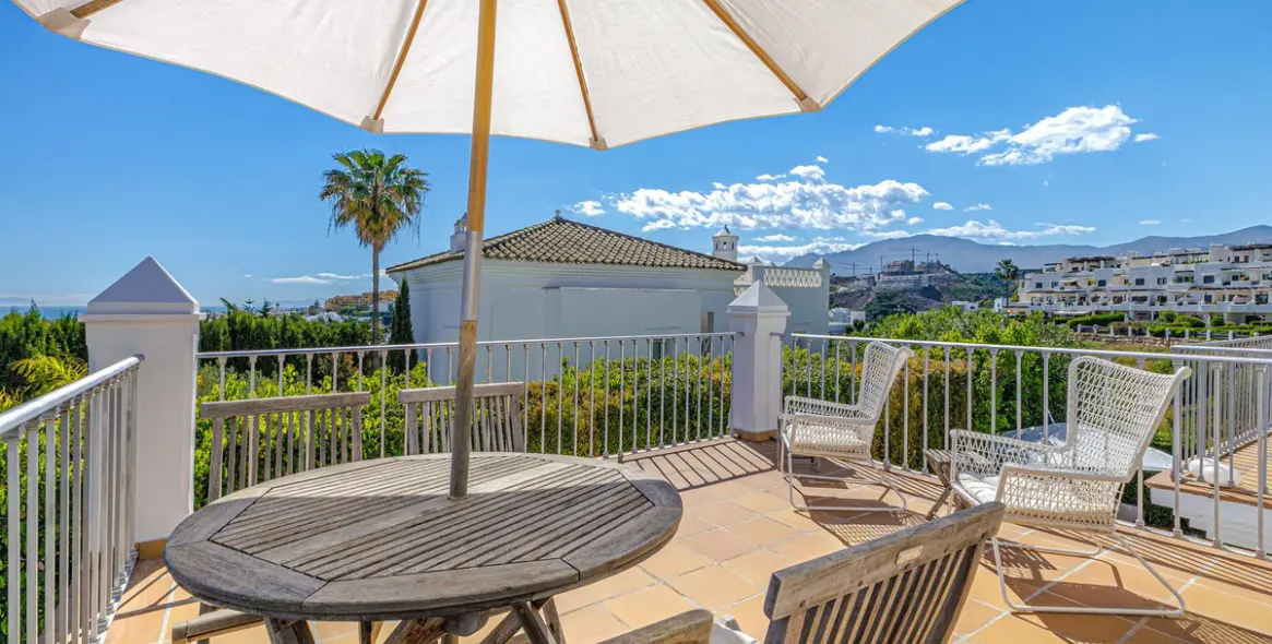 Venta de villa independiente en Selwo 4