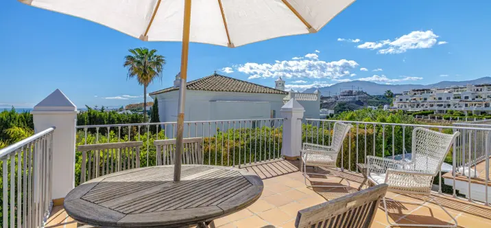 Venta de villa independiente en Selwo 3