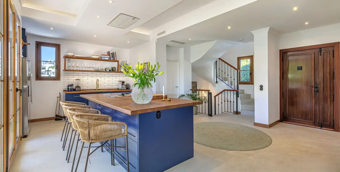 Venta de villa independiente en Selwo 6