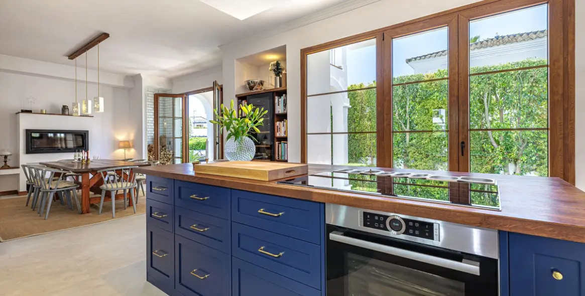 Venta de villa independiente en Selwo 7