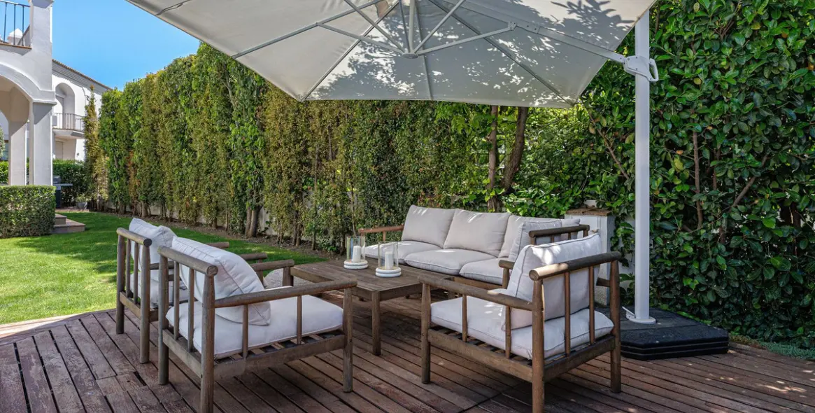 Venta de villa independiente en Selwo 20