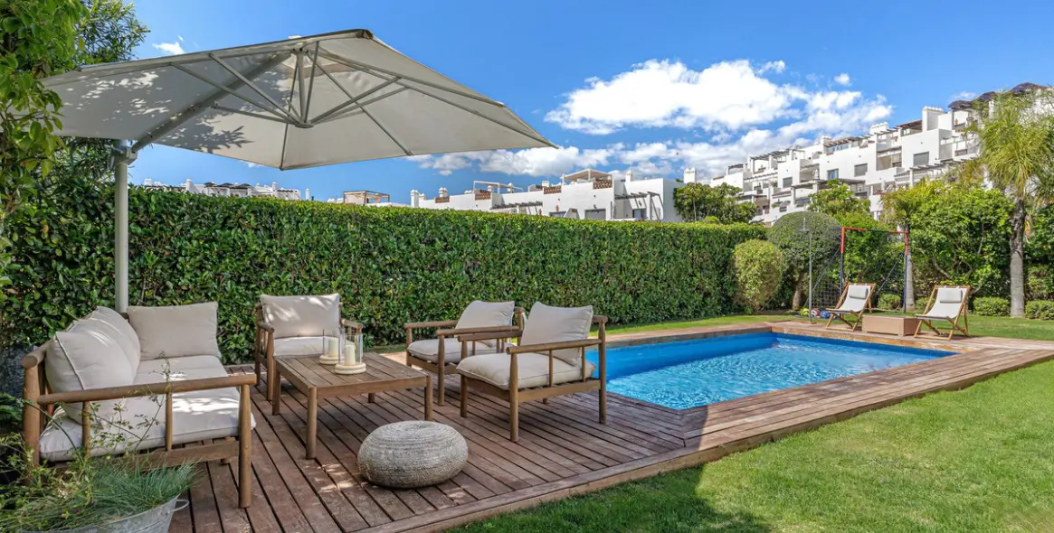 Venta de villa independiente en Selwo 21