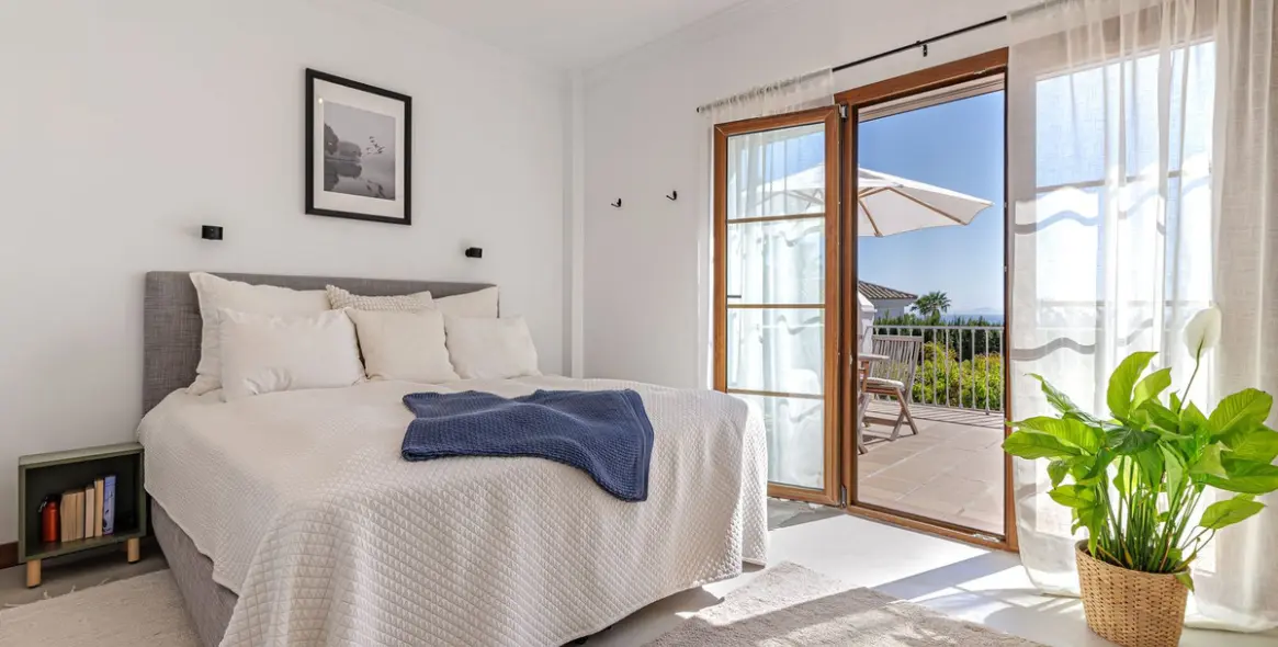 Venta de villa independiente en Selwo 25