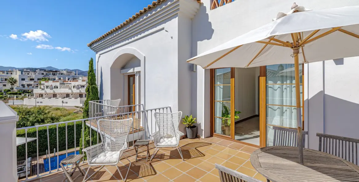 Venta de villa independiente en Selwo 30