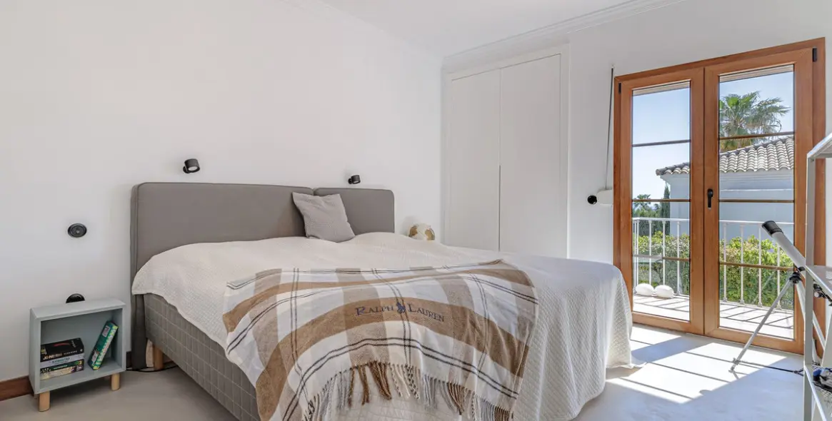 Venta de villa independiente en Selwo 34