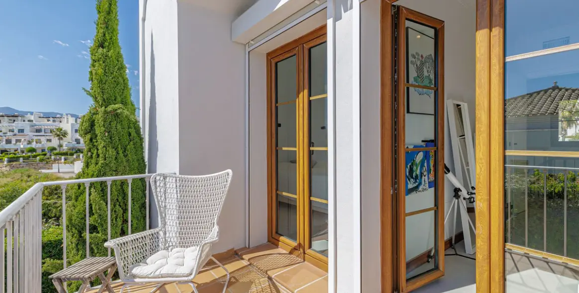 Venta de villa independiente en Selwo 35