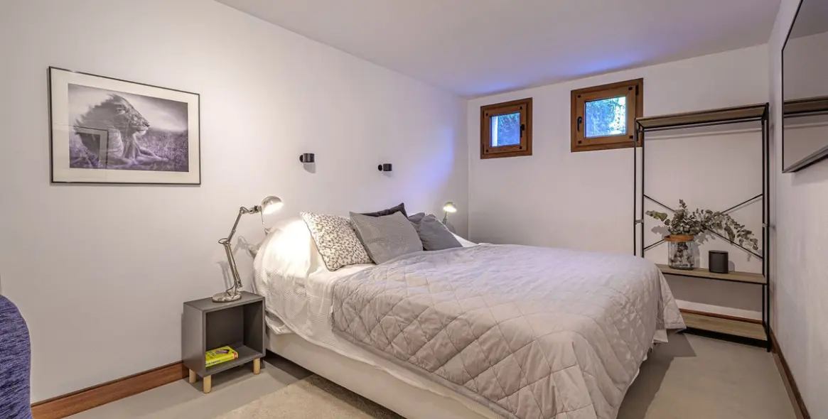 Venta de villa independiente en Selwo 38