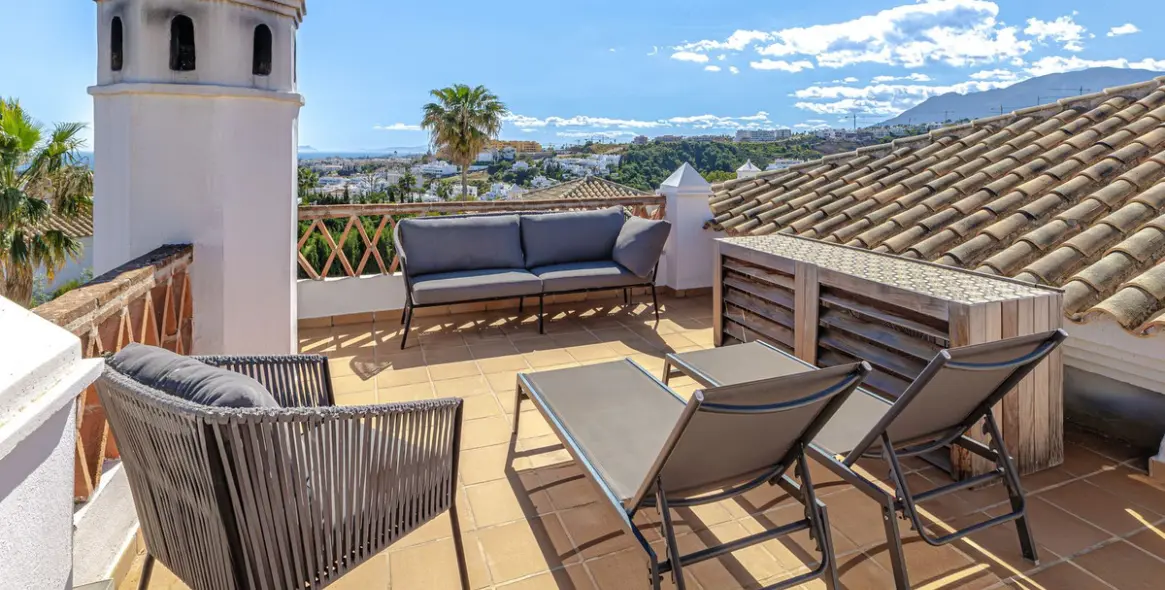 Venta de villa independiente en Selwo 41